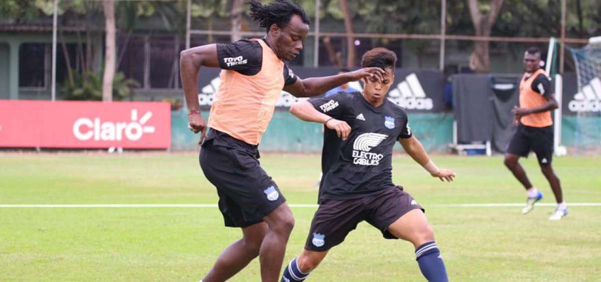 Emelec alista alineaci&oacute;n para enfrentar a Delf&iacute;n y mantener el liderato