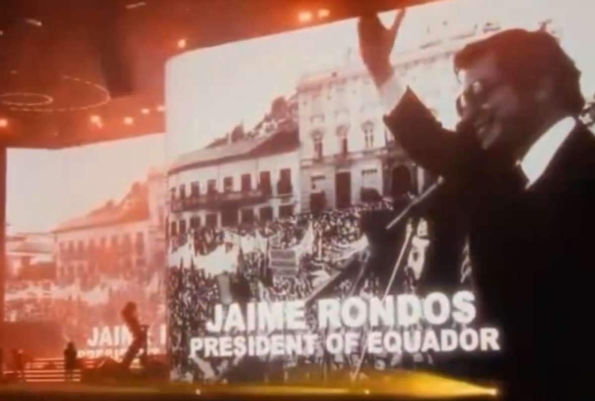 Coachella pone a Jaime Rold&oacute;s en el centro del debate por mensaje proyectado durante show de The Strokes