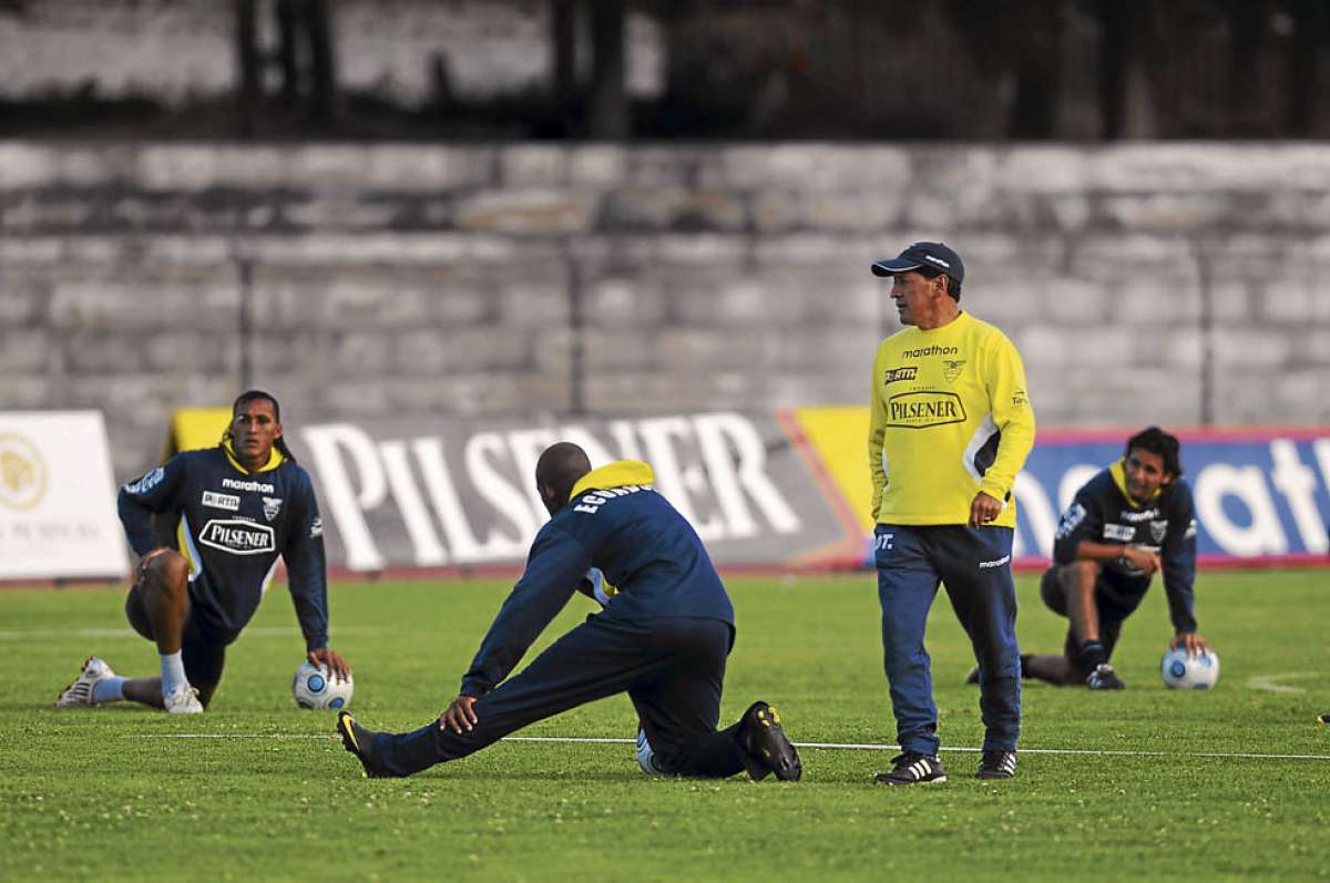 Vizuete entrega la n&oacute;mina Sub-20 con dos variantes 