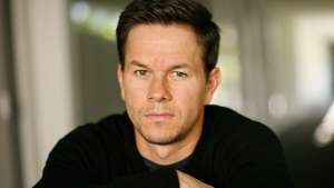V&iacute;ctima de Mark Wahlberg dice que no deber&iacute;a ser perdonado por comentarios raciales