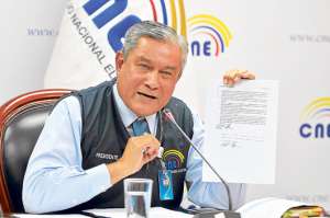 Domingo Paredes, presidente del  CNE, calific&oacute; de transparente el proceso de verificaci&oacute;n. Foto: Miguel Jim&eacute;nez.