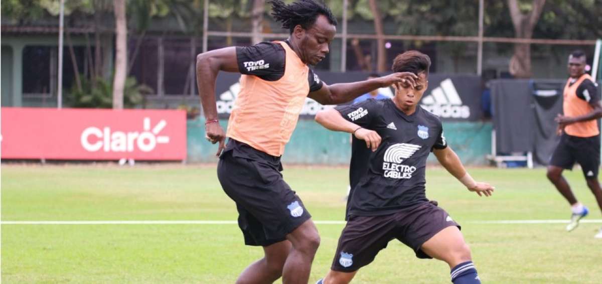 El jugador entren&oacute; con normalidad en el complejo polideportivo de los Samanes.