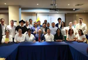 En un evento realizado en Machala, el presidente Daniel Noboa recibió de parte de los Gobiernos Autónomos Descentralizados el Bastón de Mando y fue reconocido como “Líder de Paz&quot;. 