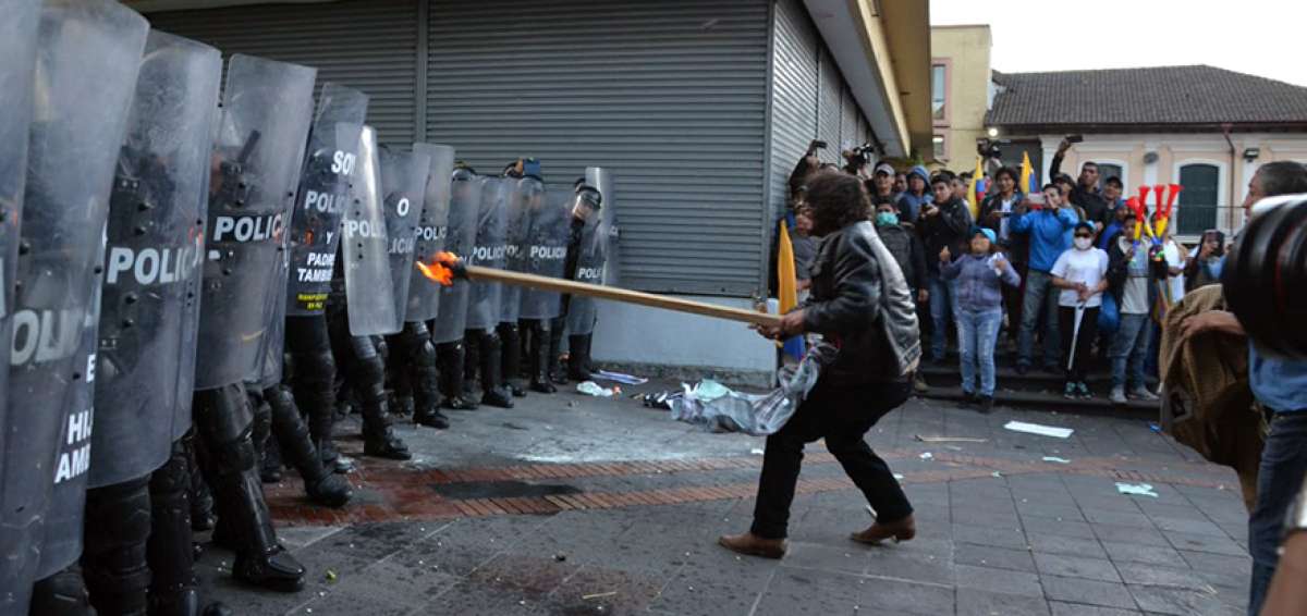 Las manifestaciones se dieron en el centro de Quito. Hubo alrededor de mil personas en la protesta.