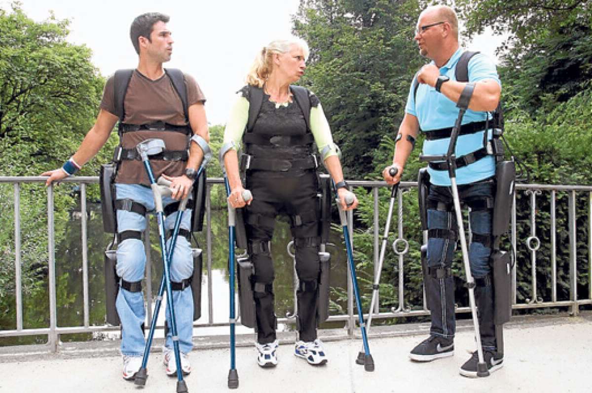 El equipo lo completan un sensor de inclinaci&oacute;n y una mochila que lleva la computadora con que se opera y la fuente de energ&iacute;a. Foto: Tomado de 2.bp.blogspot.com