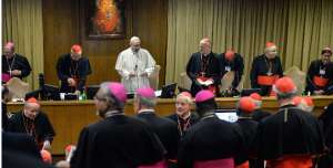 El texto fue entregado al papa Francisco, quien lo hizo p&uacute;blico inmediatamente. Foto: AFP