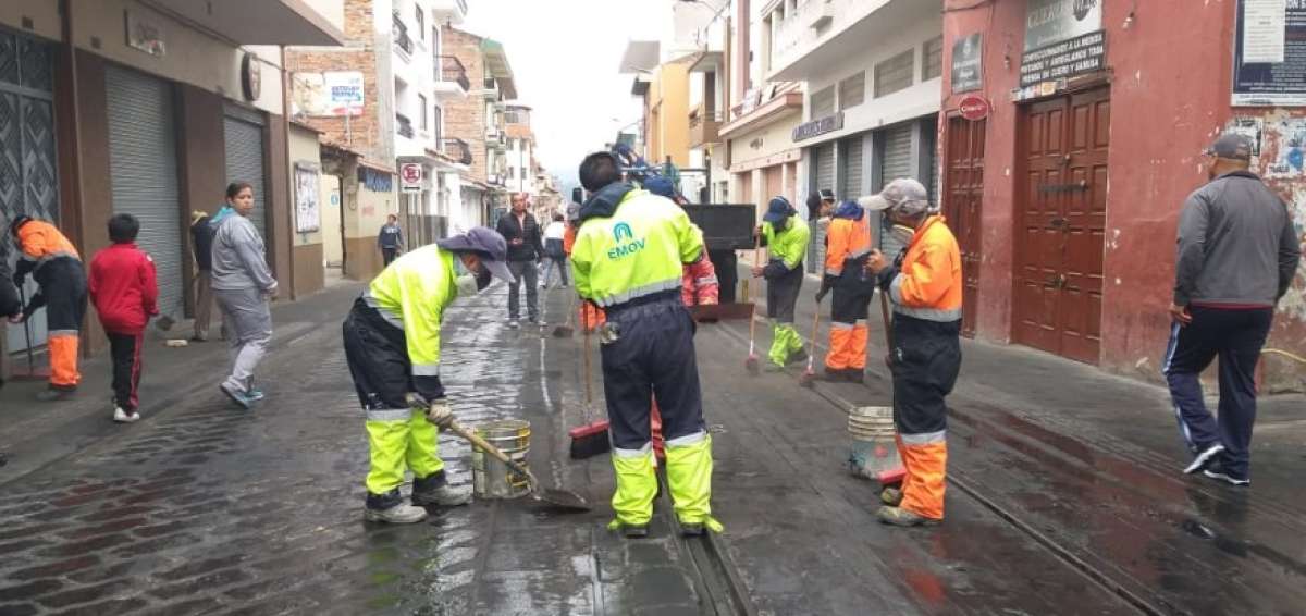 Municipalidad de Cuenca se organiz&oacute; para limpiar el Centro Hist&oacute;rico
