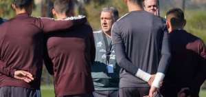 Martino debuta con M&eacute;xico ante un Chile con la mira puesta en la Copa