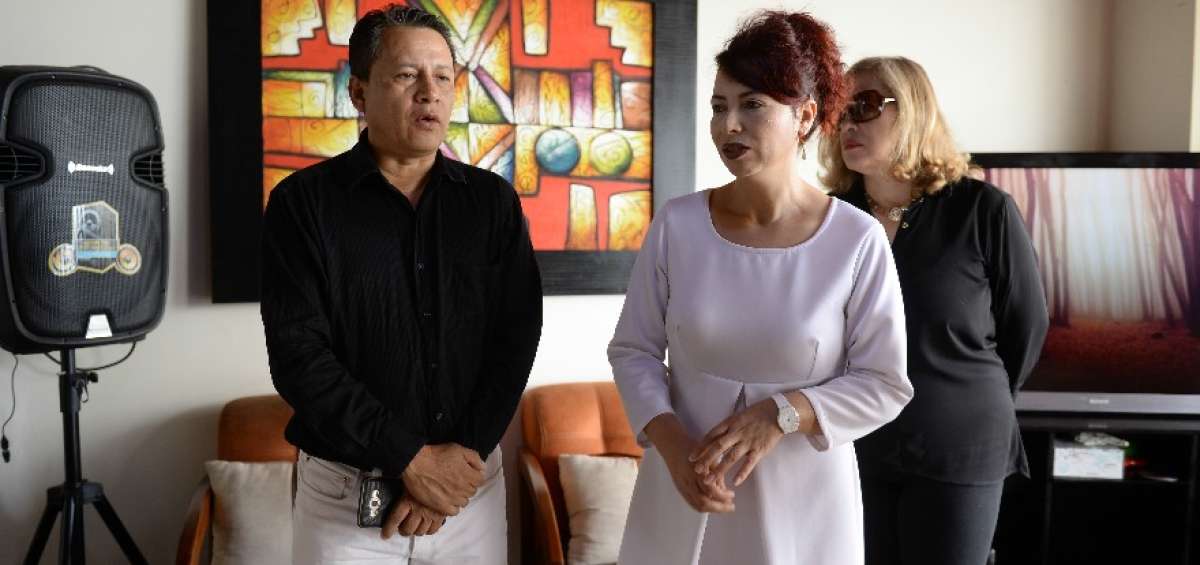 Hija de modelo no acepta su muerte