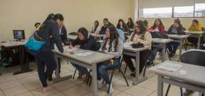 QUITO.- En la capital se inscribieron 2.726 graduados de medicina, enfermer&iacute;a y odontolog&iacute;a. Ellos fueron evaluados en la Universidad Cat&oacute;lica.