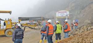 El material es transportado desde la mina hasta la planta trituradora Agriplaza en Zhumiral, del cant&oacute;n Camilo Ponce Enriquez, debido a que todav&iacute;a no cuentan con una planta propia