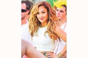 JLo es una de las int&eacute;rpretes de &lsquo;We are one&rsquo;.