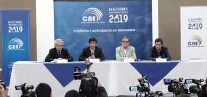 Los cuatro integrantes de la Comisi&oacute;n T&eacute;cnica entregaron ayer un informe preliminar de su auditor&iacute;a del m&aacute;s reciente proceso electoral. 