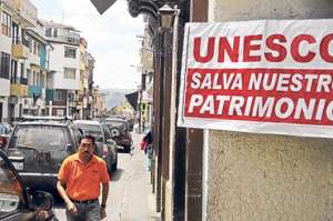 Vendedores de la Gran Colombia esperan que con el informe de la misi&oacute;n los trabajos del tranv&iacute;a se suspendan. Foto: Diana Vera.