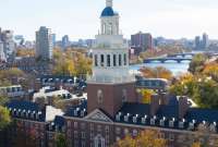 La Universidad Harvard presentó una demanda ante decisión de no ingreso de estudiantes extranjeras. 