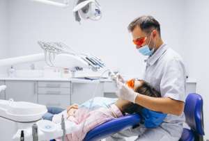 El 50 % de emergencias en consultorios ocurre durante o tras la anestesia.