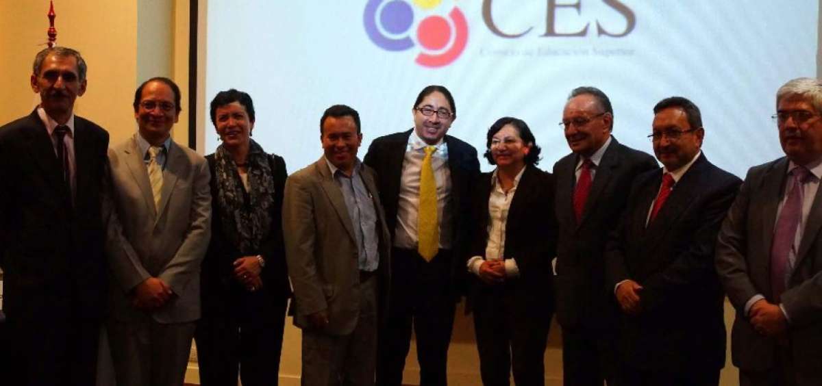 El Consejo de Educaci&oacute;n Superior tendr&aacute; un nuevo equipo en agosto. 34 veedores participan del proceso.    