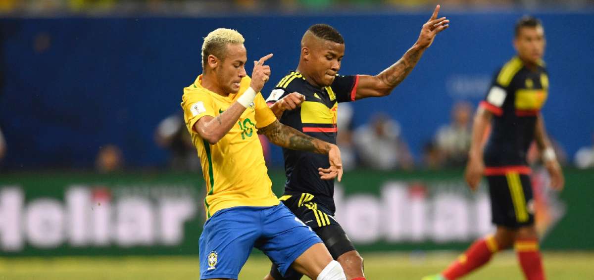 Neymar le da la victoria a Brasil