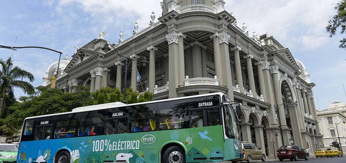 Todo veh&iacute;culo que preste servicios de transporte p&uacute;blico a partir de 2025 ser&aacute; el&eacute;ctrico, seg&uacute;n la ley aprobada en segundo debate en la Asamblea Nacional. La normativa crear&aacute; alianzas e incentivos para este tipo de transporte.