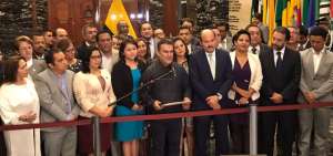 El presidente de la Asamblea, Jos&eacute; Serrano, hizo el anuncio de la postura de Alianza PAIS ante la consulta popular.