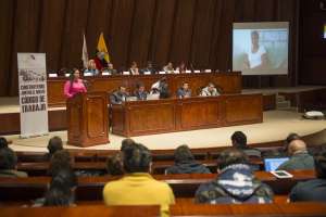 Maritza Zambrano, en representaci&oacute;n de las trabajadoras dom&eacute;sticas remuneradas, solicit&oacute; que se respete la jornada de 8 horas de las trabajadoras. Foto: Fernando Sandoval/ EL TEL&Eacute;GRAFO.