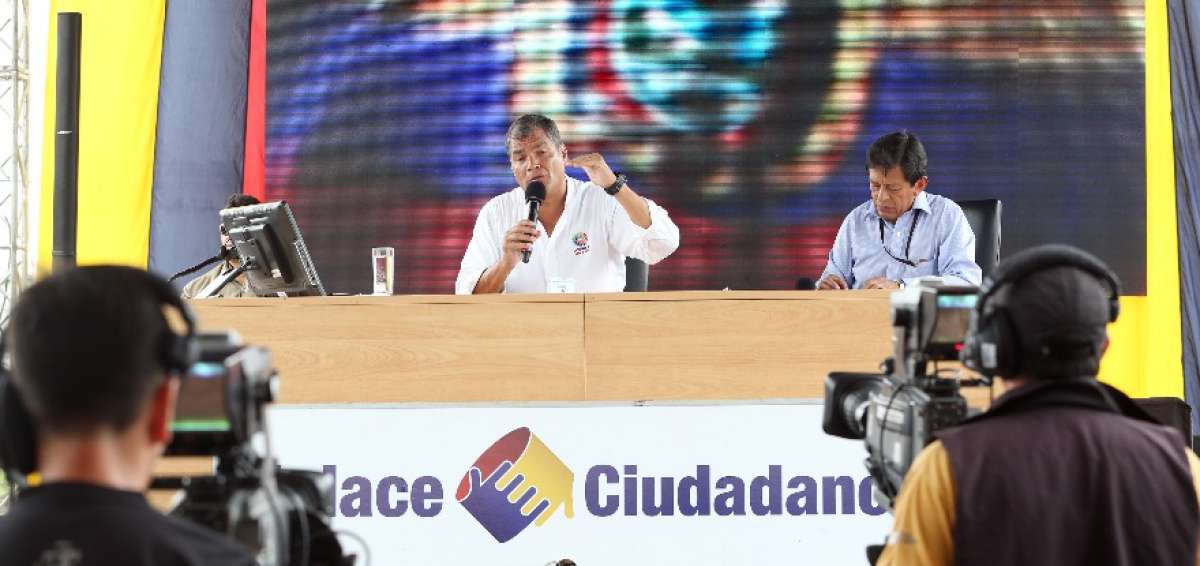 El Presidente califica de "fraudulenta" la &uacute;ltima encuesta de CEDATOS