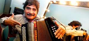 El acordeonista mexicano Celso Pi&ntilde;a falleci&oacute; a los 66 a&ntilde;os.