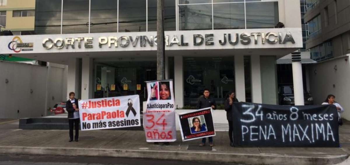 Paola fue asesinada en Cayambe el 4 de agosto de 2017, cuando fue a retirar a su hija de la casa de su padre.  