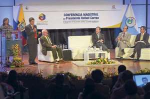 El ministro de Relaciones Laborales, Carlos Marx (izq.) con su respuesta gener&oacute; m&aacute;s debate sobre la situaci&oacute;n de profesores universitarios. Foto: Santiago Aguirre |  El Tel&eacute;grafo
