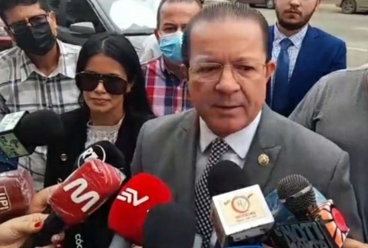 Juan Carlos Izquierdo, abogado de la familia Arcentales, habl&oacute; ante la prensa
