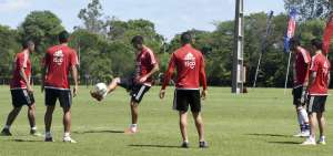 Paraguay difunde n&oacute;mina para afrontar partidos decisivos ante Ecuador y Brasil