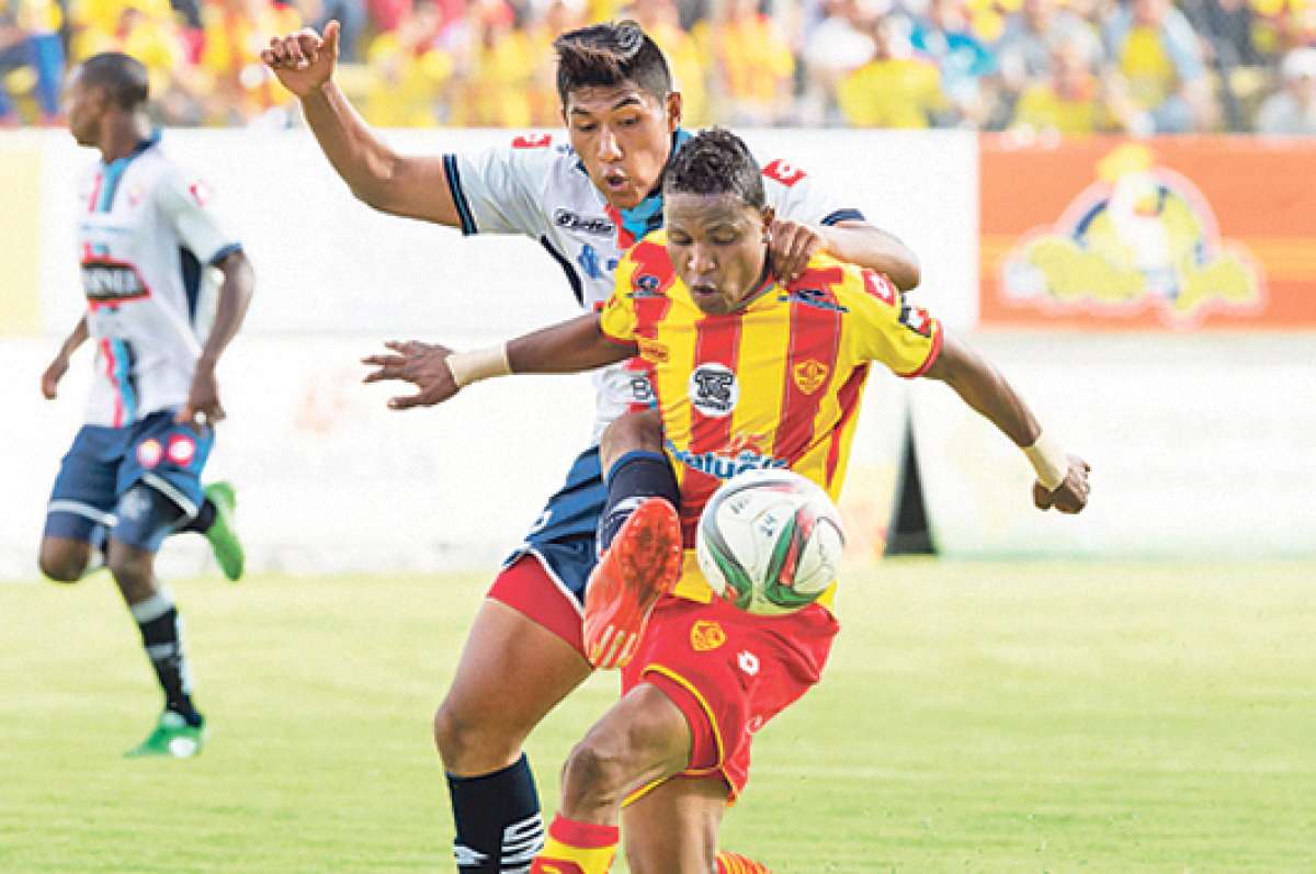 Un gol le bast&oacute; al Aucas para concluir en la sexta posici&oacute;n de la tabla acumulada y llegar a la Sudamericana. Foto: Fernando Sandoval / El Tel&eacute;grafo