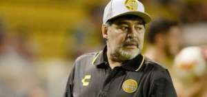 El astro del f&uacute;tbol Diego Armando Maradona fue dado de alta de un hospital en Buenos Aires.