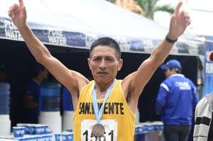 Dimas manda en la marat&oacute;n de Guayaquil