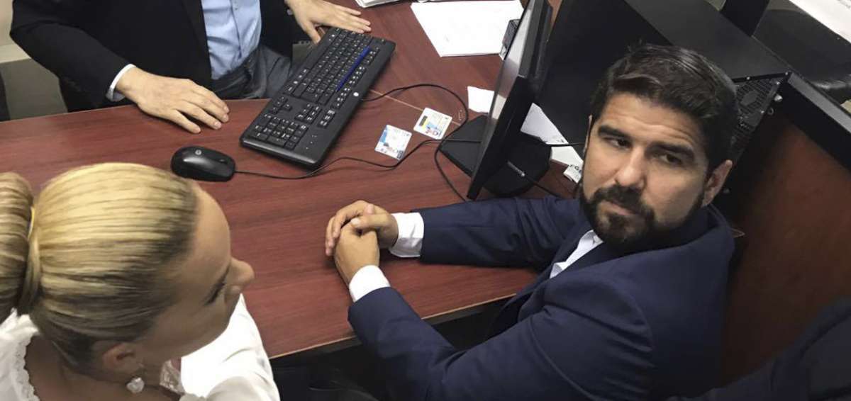 'Dalo' Bucaram present&oacute; denuncia por supuesta persecuci&oacute;n en contra de su familia