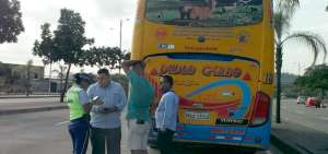 Interprovinciales incumplen normas en autopista