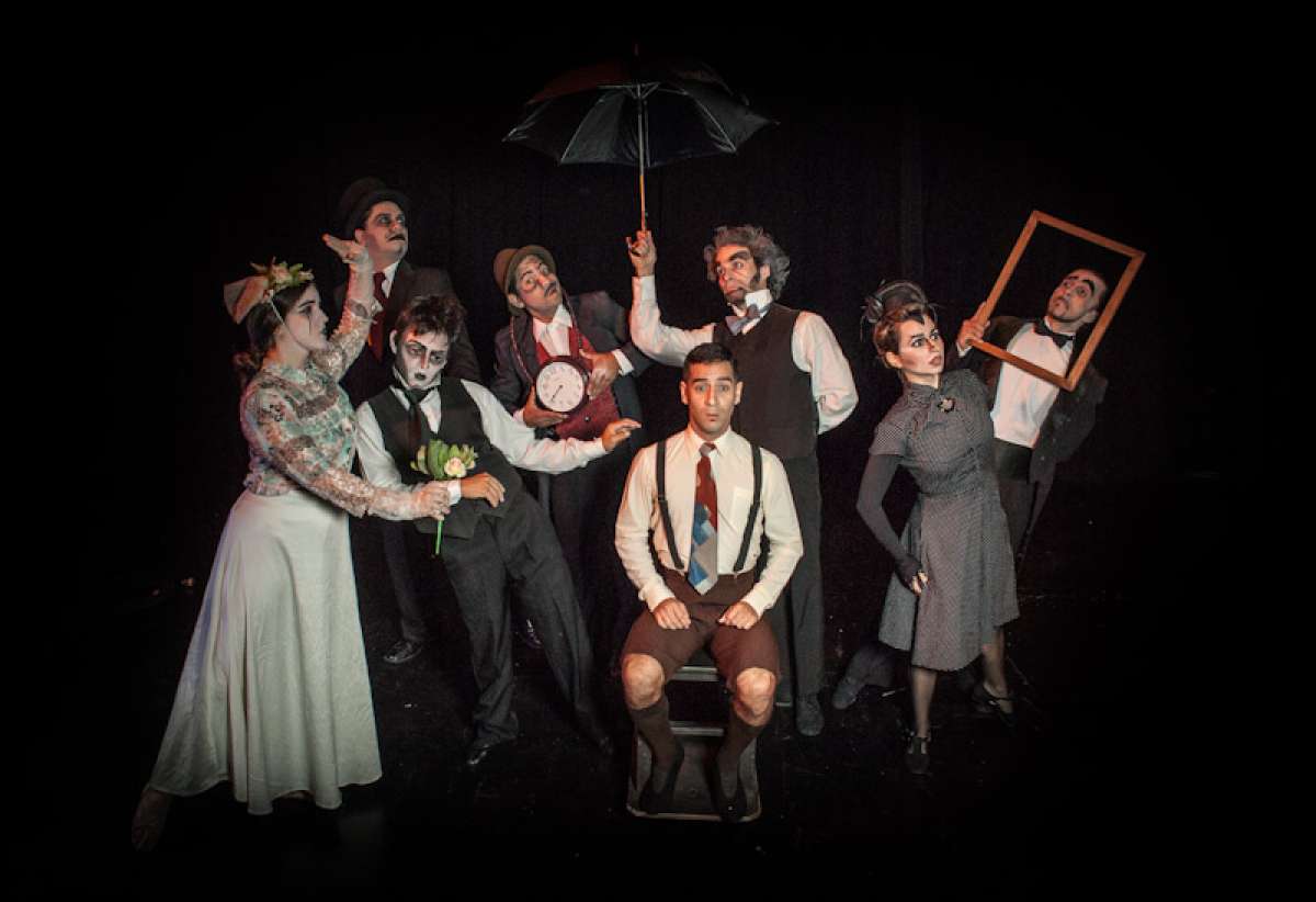 Teatro del Cielo se fund&oacute; hace 10 a&ntilde;os por Mart&iacute;n Pe&ntilde;a. Actualmente tiene 15 integrantes y esperan ampliarse. Foto: Cortes&iacute;a de Teatro del Cielo.