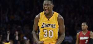 Multan a Randle, de los Lakers, por gesto obsceno