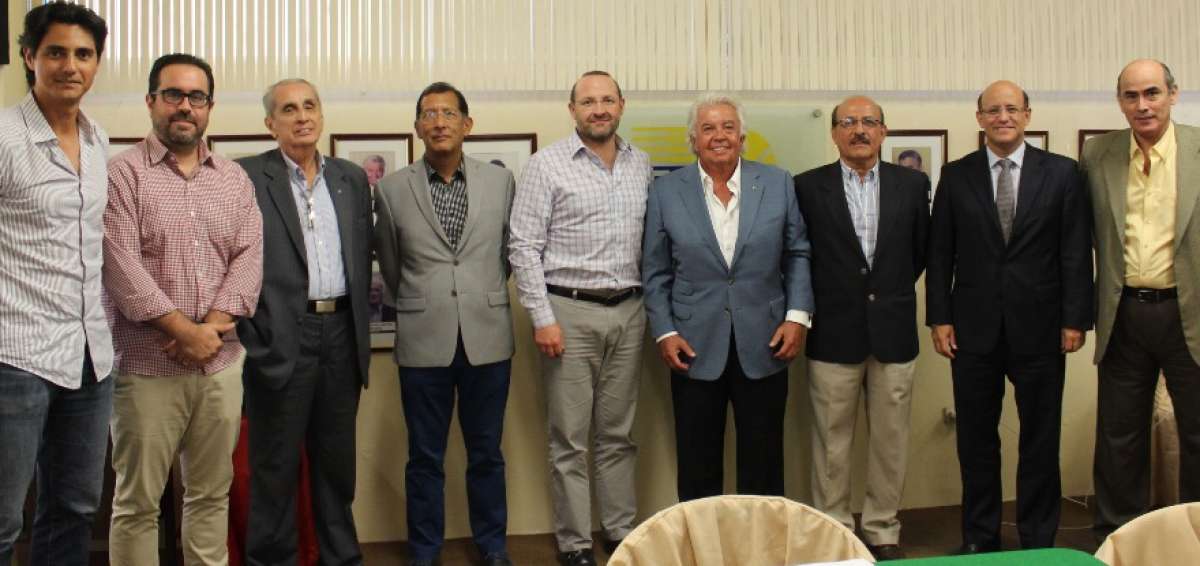 Danilo Carrera asume la presidencia de la FET por tercera vez