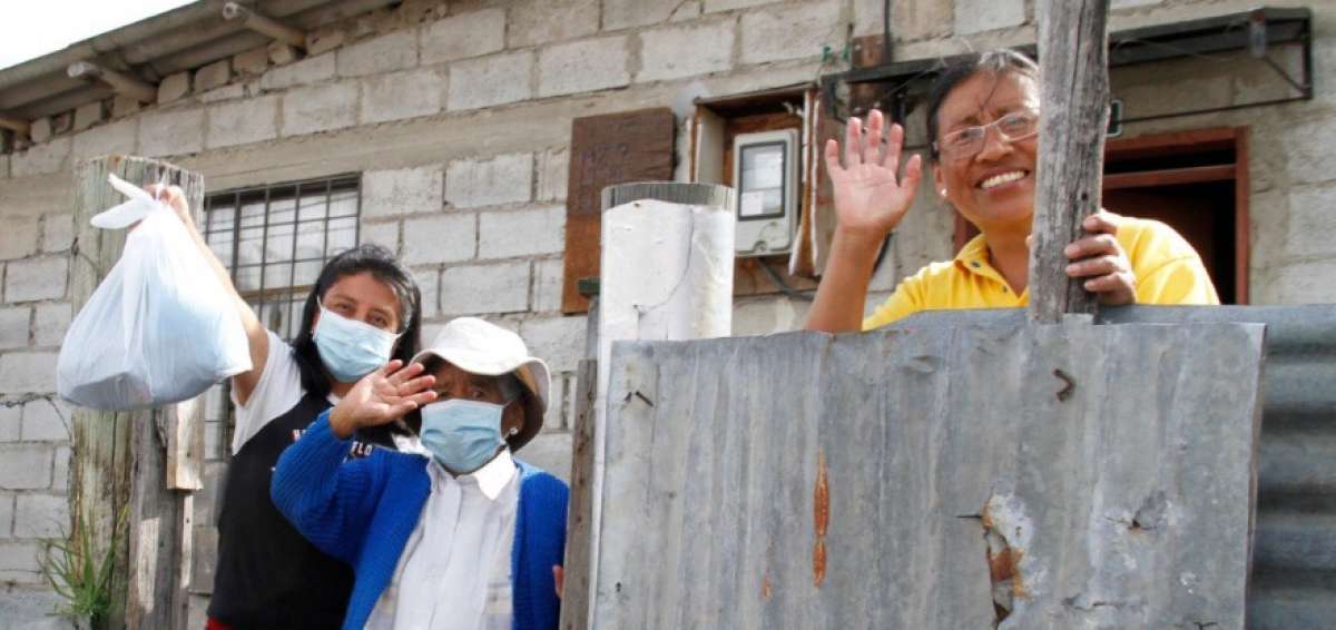 Gobierno entrega 4.000 kits de alimentación en Quito