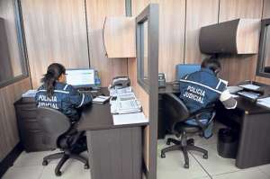 En el nuevo C&oacute;digo de Entidades de Seguridad se establece que personal policial ya no se encargar&aacute; de las labores administrativas. Foto: Fernando Sandoval.