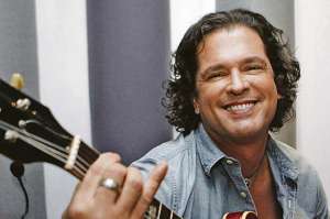El colombiano Carlos Vives es uno de los artistas que esta semana estar&aacute;n en la ciudad como parte de los festejos por los 194 a&ntilde;os de independencia.  