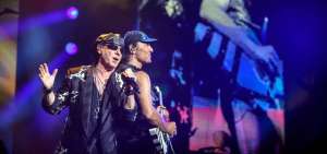 Scorpions durante su concierto en Bogot&aacute;, el 10 de octubre de 2019. Los aficionados de Nari&ntilde;o prefirieron comprar sus boletos para el show de Quito. 