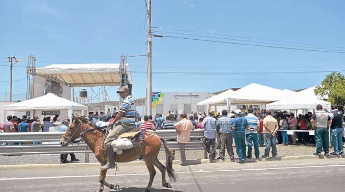 La inversi&oacute;n total del Gobierno en esta obra que beneficiar&aacute; a moradores de la zona rural de Manta y Montecristi es de $ 929.197,45. FOTO: RODOLFO P&Aacute;RRAGA / EL TEL&Eacute;GRAFO