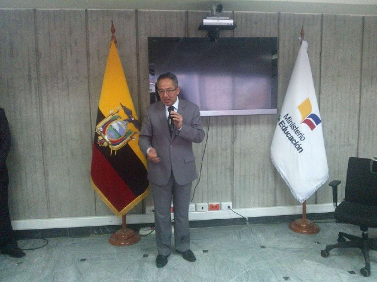 Augusto Espinosa, ministro de Educaci&oacute;n, anunci&oacute; que se emitieron las resoluciones de todos los casos de los estudiantes. Foto: Vladimir Cabezas/ EL TEL&Eacute;GRAFO.