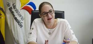 Alexandra Higgins, subsecretaria de Educaci&oacute;n de la Zona 8, explic&oacute; que los docentes recibir&aacute;n un mensaje en el que se indicar&aacute; la unidad asignada. 