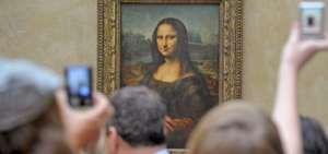 El Museo del Louvre de Par&iacute;s abri&oacute; hoy sus puertas a los turistas