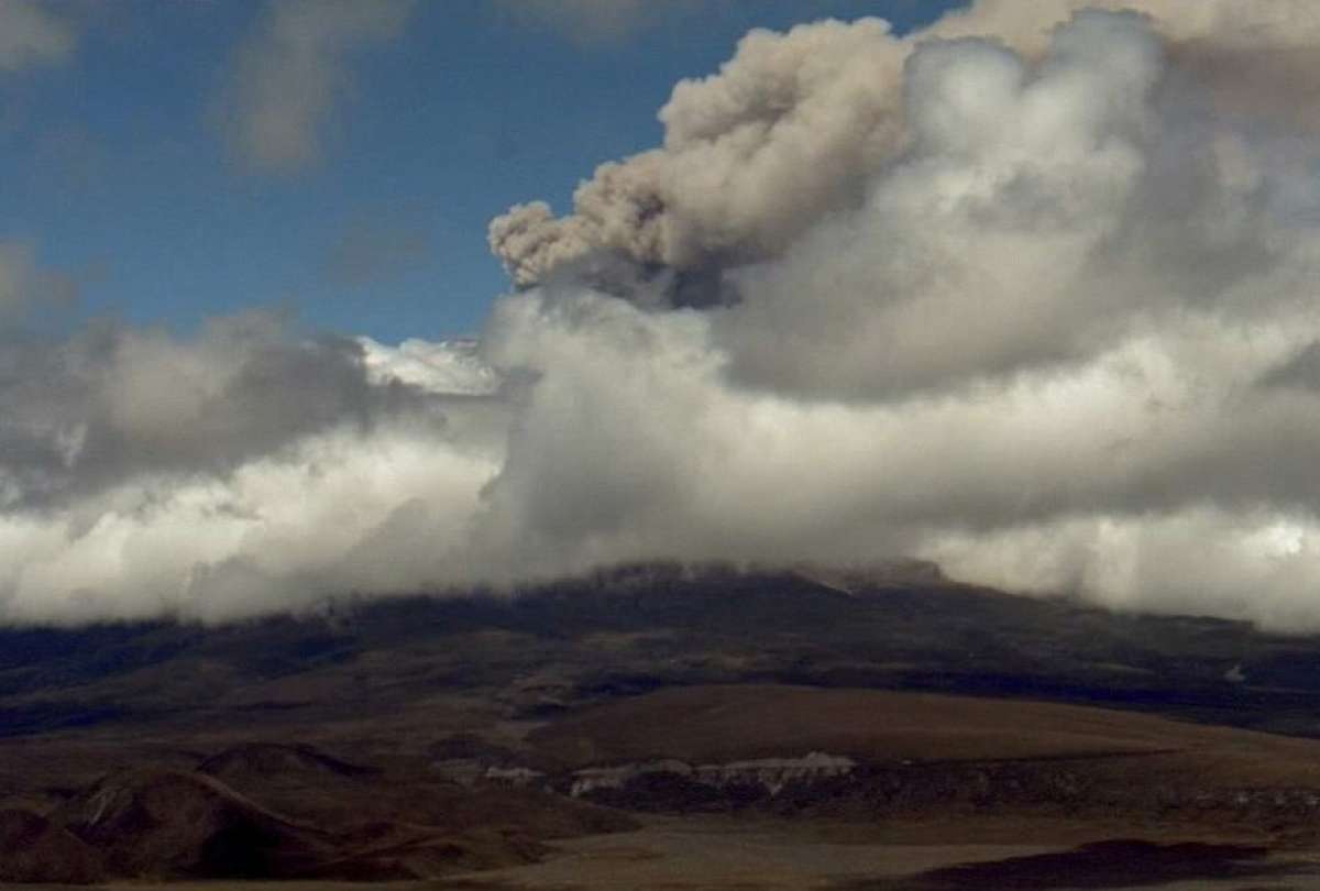 Autoridades brindan recomendaciones en caso de caída de ceniza del volcán Cotopaxi