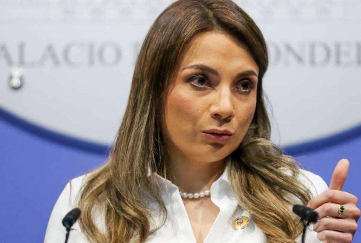 Vocera del Gobierno denuncia amenazas tras revelar presunta evasión de impuestos de un medio de comunicación
