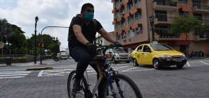 Los ciudadanos y deportistas que recorren en bicicleta las carreteras y avenidas del pa&iacute;s constituyen un colectivo constantemente amenazado por la intolerancia y la impericia de conductores de automotores.